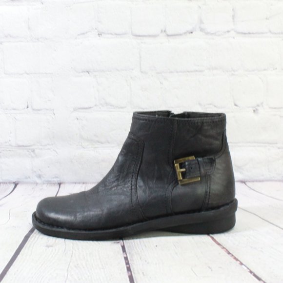 Clarks Shoes - CLARKS Black Distressed Leather Zip Ankle Comfort Boots Size 6 M
